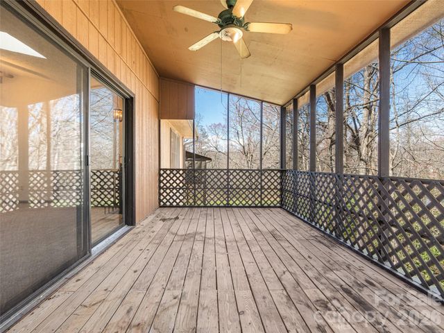 86 View De Lake Drive, Etowah, NC 28729