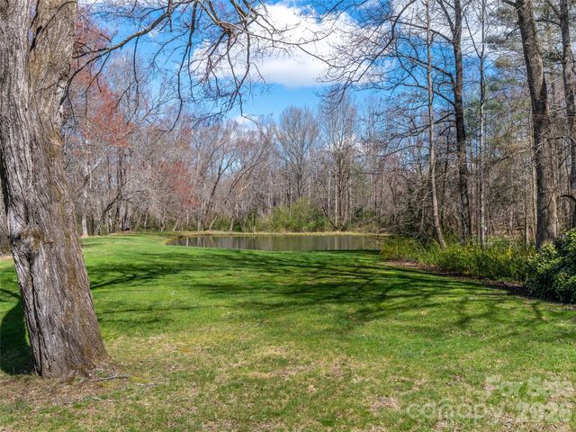 86 View De Lake Drive, Etowah, NC 28729