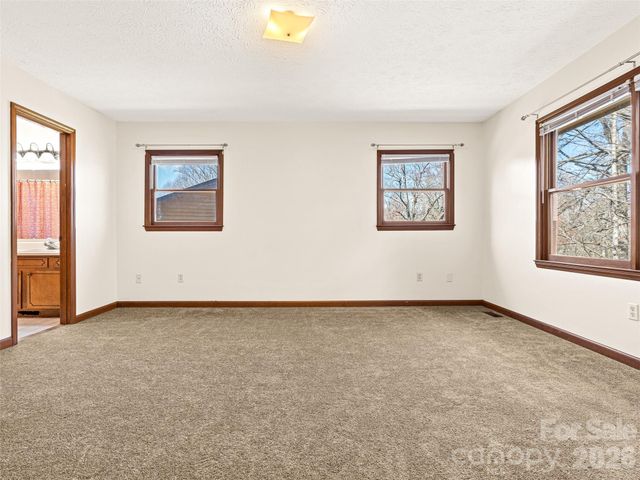 86 View De Lake Drive, Etowah, NC 28729