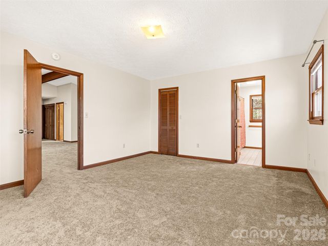 86 View De Lake Drive, Etowah, NC 28729