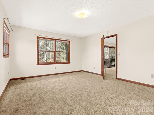86 View De Lake Drive, Etowah, NC 28729