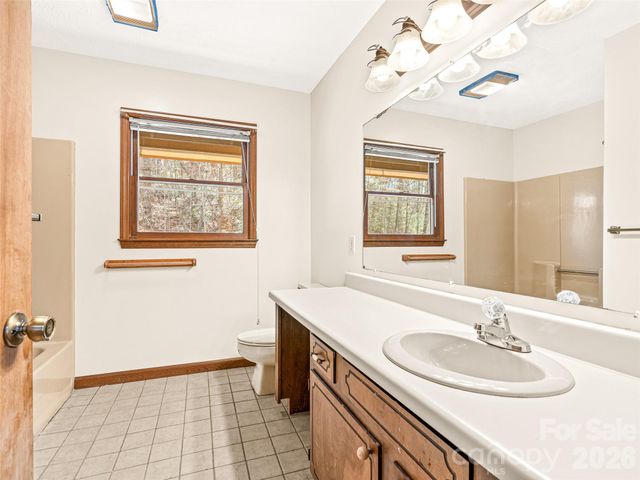86 View De Lake Drive, Etowah, NC 28729