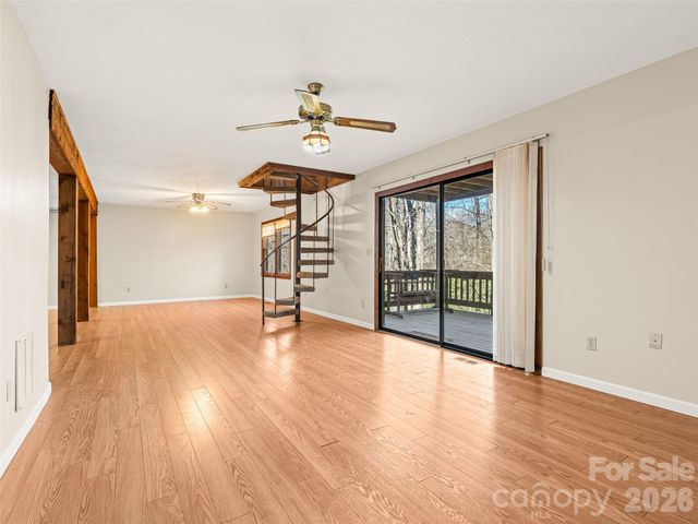 86 View De Lake Drive, Etowah, NC 28729