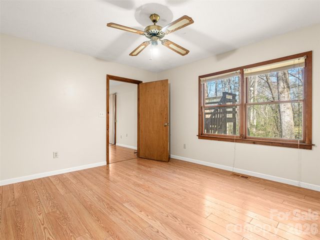 86 View De Lake Drive, Etowah, NC 28729