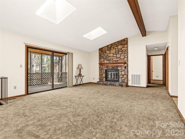 86 View De Lake Drive, Etowah, NC 28729