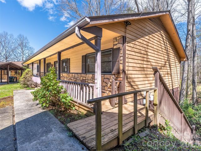 86 View De Lake Drive, Etowah, NC 28729