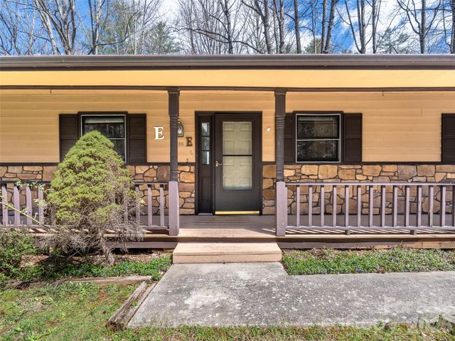 86 View De Lake Drive, Etowah, NC 28729