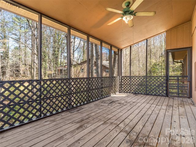 86 View De Lake Drive, Etowah, NC 28729