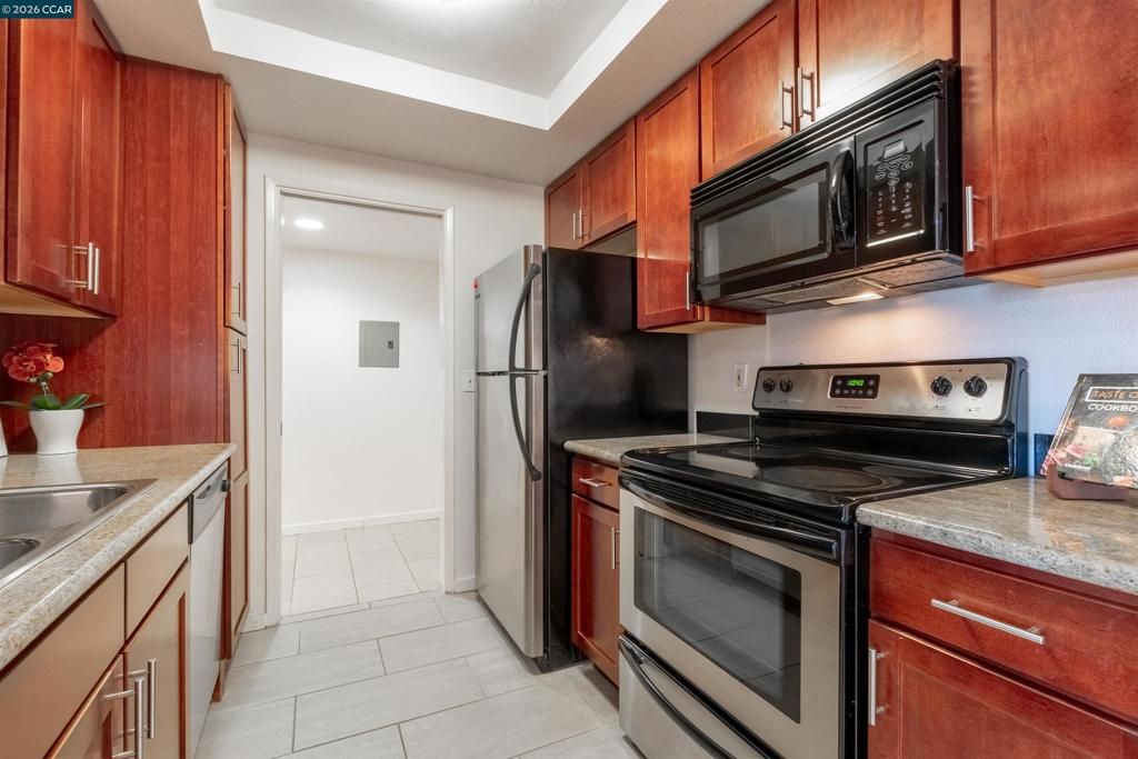 Image 11 of property listing at 1315 A St 206, Hayward, CA 94541