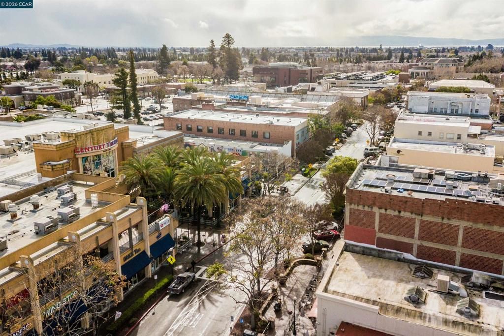 Image 3 of property listing at 1315 A St 206, Hayward, CA 94541