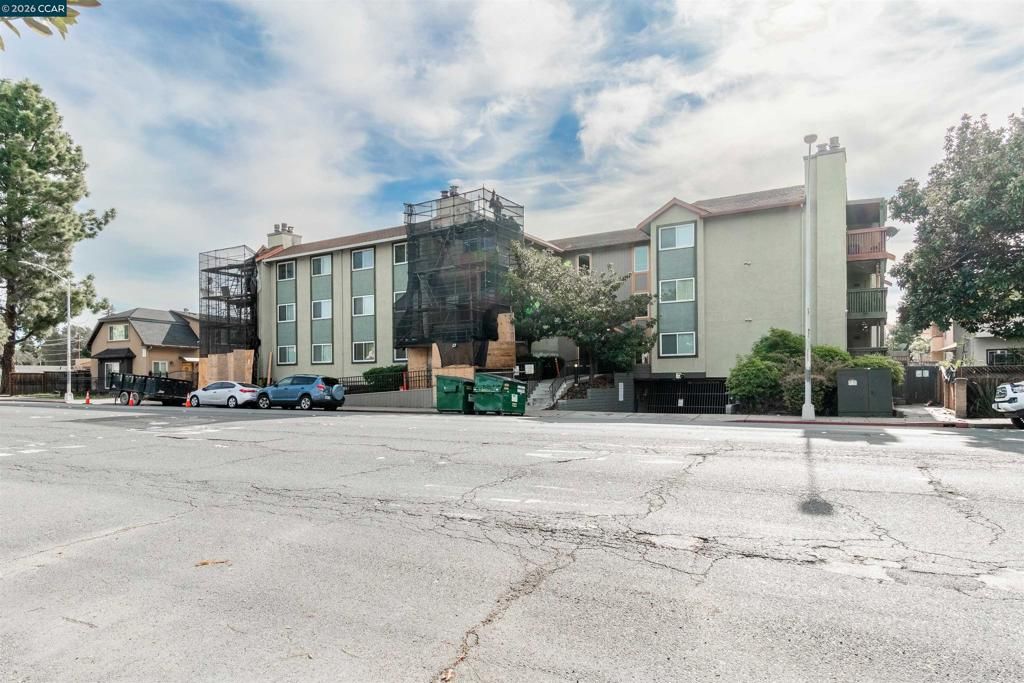 Image 40 of property listing at 1315 A St 206, Hayward, CA 94541