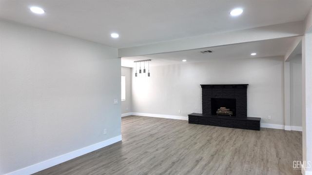 3004 Saratoga Street, Bakersfield, CA 93306