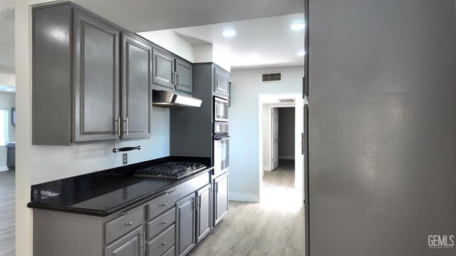 3004 Saratoga Street, Bakersfield, CA 93306