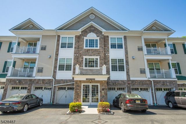 3 Pebble Rd D1, Woodland Park, NJ 07424