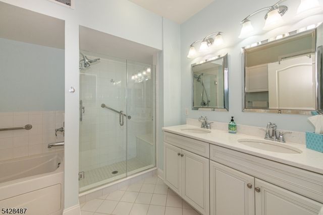 3 Pebble Rd D1, Woodland Park, NJ 07424