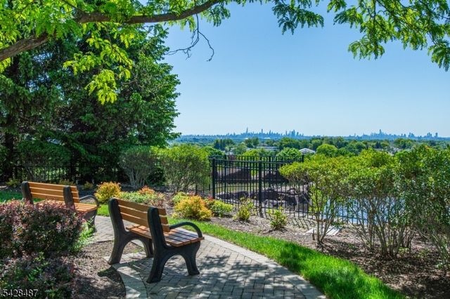 3 Pebble Rd D1, Woodland Park, NJ 07424