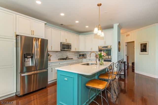 3 Pebble Rd D1, Woodland Park, NJ 07424