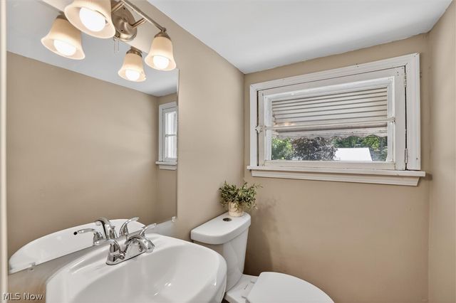 3705 Brinkmore Road, Cleveland Heights, OH 44121