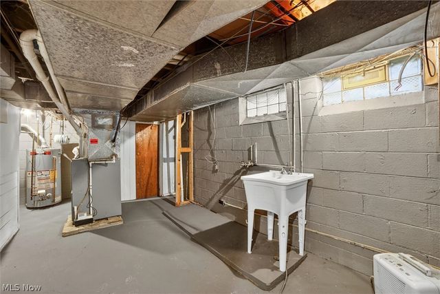 3705 Brinkmore Road, Cleveland Heights, OH 44121
