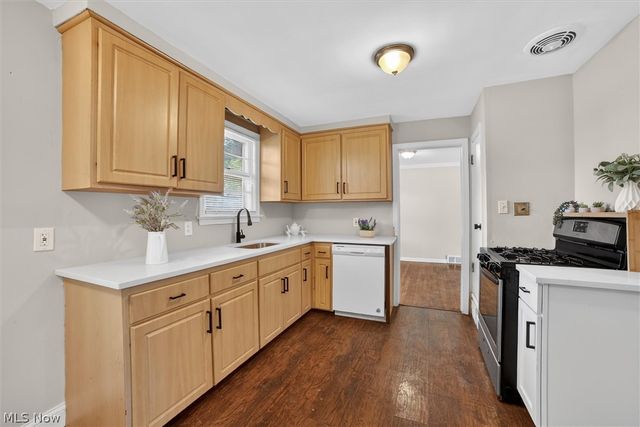 3705 Brinkmore Road, Cleveland Heights, OH 44121