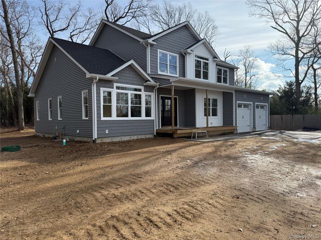 4 Lotto Court, Lake Grove, NY 11755