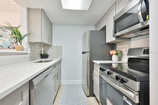 8911 BLIND PASS ROAD 106, St Pete Beach, FL 33706