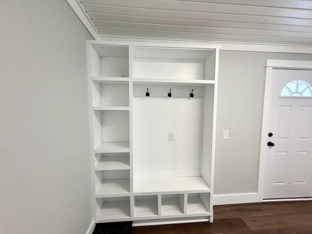 2915 Westland Road, Roosevelt Park City, MI 49441