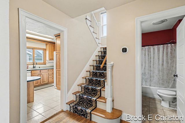 2915 Westland Road, Roosevelt Park City, MI 49441