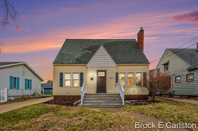 2915 Westland Road, Roosevelt Park City, MI 49441