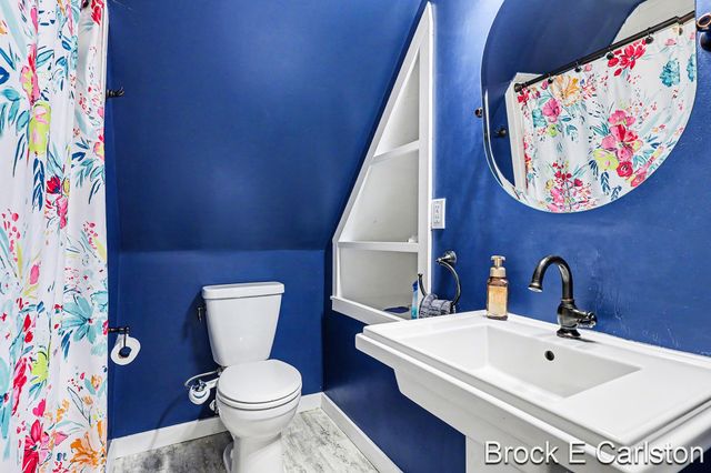 2915 Westland Road, Roosevelt Park City, MI 49441