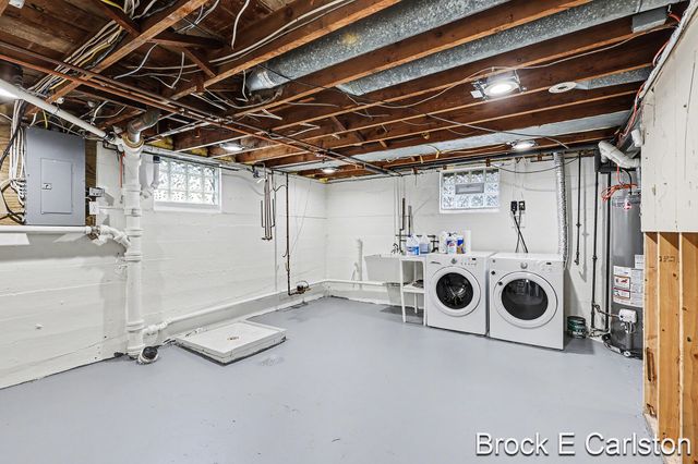 2915 Westland Road, Roosevelt Park City, MI 49441