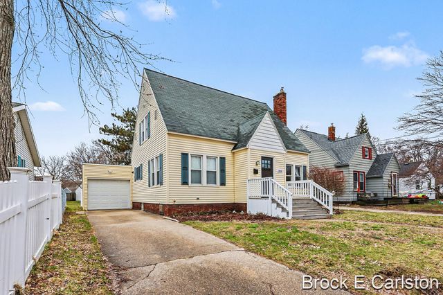 2915 Westland Road, Roosevelt Park City, MI 49441