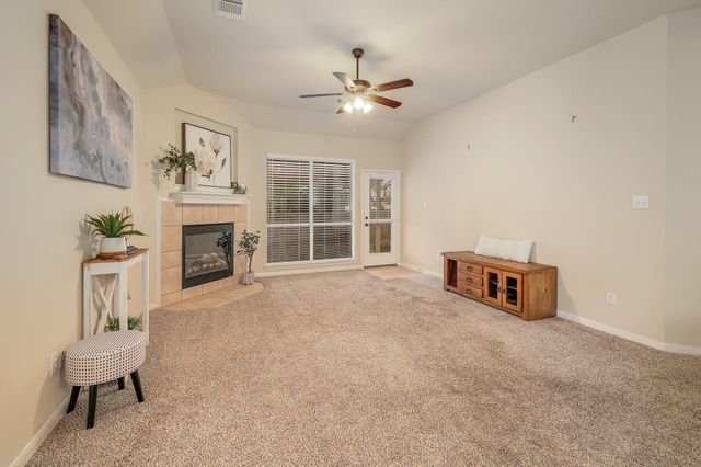2014 Clegg DR, Cedar Park, TX 78613