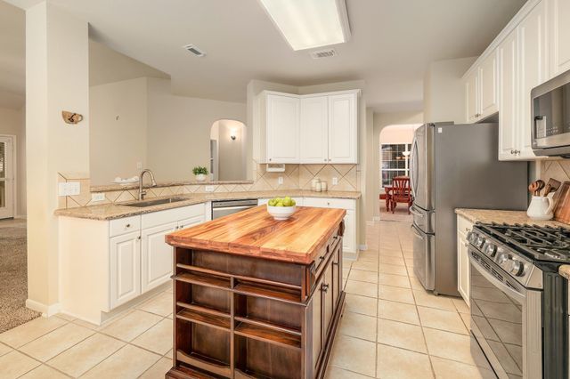 2014 Clegg DR, Cedar Park, TX 78613