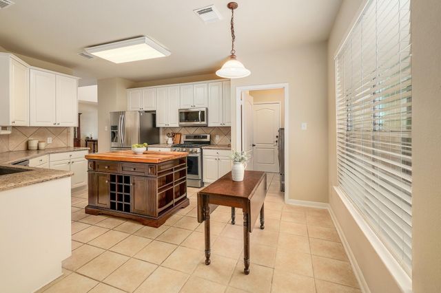 2014 Clegg DR, Cedar Park, TX 78613