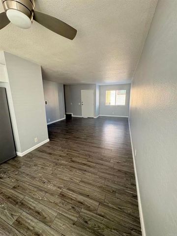 955 Postal Way 28, Vista, CA 92083