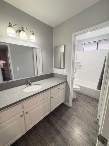 955 Postal Way 28, Vista, CA 92083