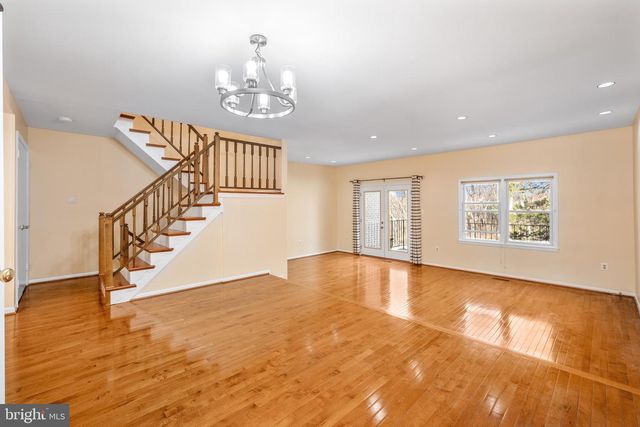 7857 HEATHERTON LN, Rockville, MD 20854