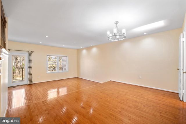 7857 HEATHERTON LN, Rockville, MD 20854