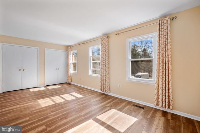 7857 HEATHERTON LN, Rockville, MD 20854