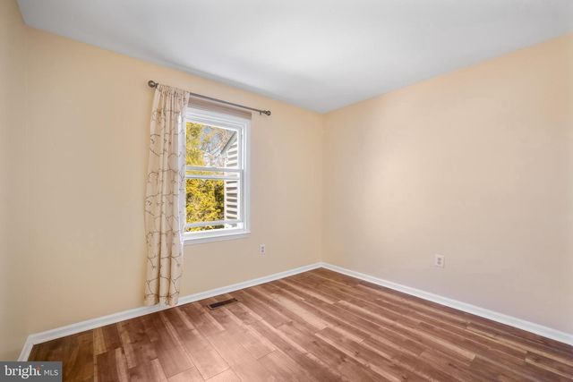 7857 HEATHERTON LN, Rockville, MD 20854