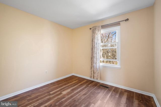 7857 HEATHERTON LN, Rockville, MD 20854