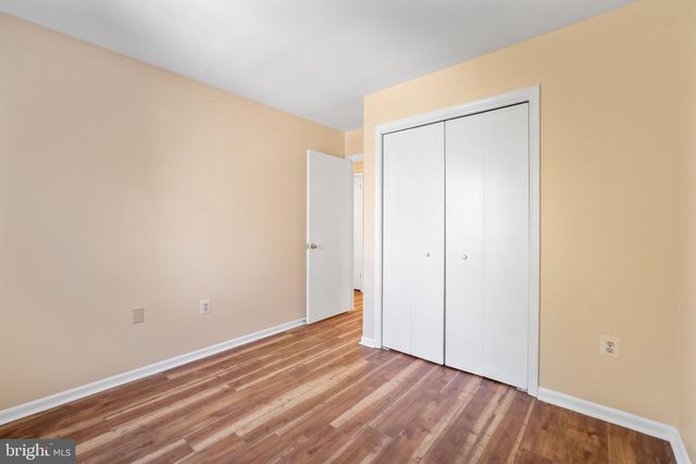 7857 HEATHERTON LN, Rockville, MD 20854