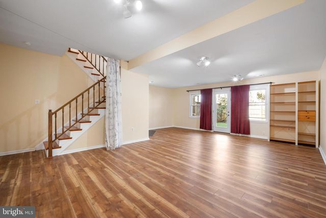 7857 HEATHERTON LN, Rockville, MD 20854