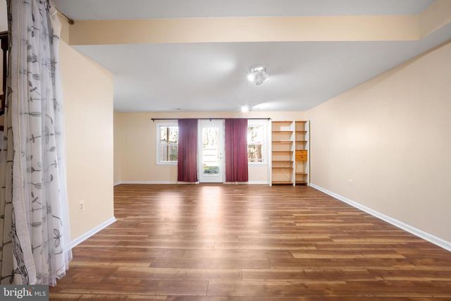 7857 HEATHERTON LN, Rockville, MD 20854