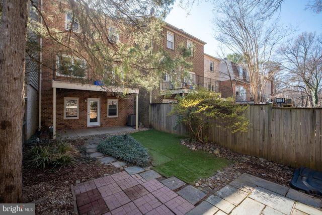 7857 HEATHERTON LN, Rockville, MD 20854