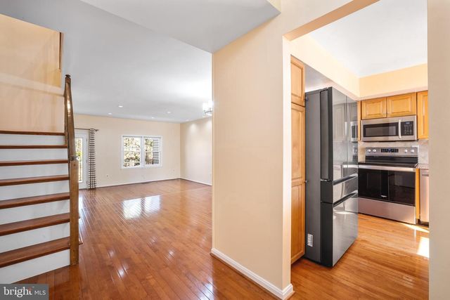 7857 HEATHERTON LN, Rockville, MD 20854