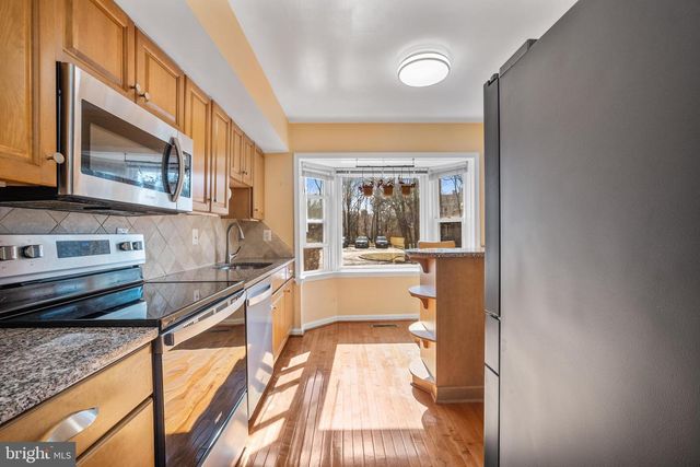 7857 HEATHERTON LN, Rockville, MD 20854