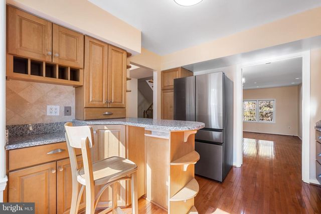 7857 HEATHERTON LN, Rockville, MD 20854