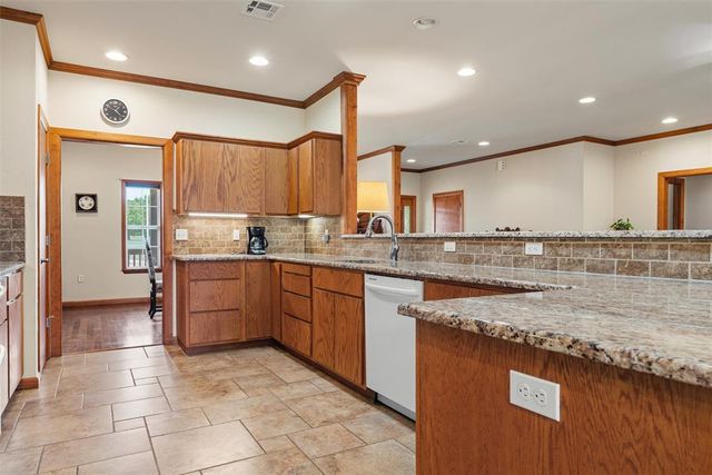 1023 W Brooke Hollow Court, Stillwater, OK 74075